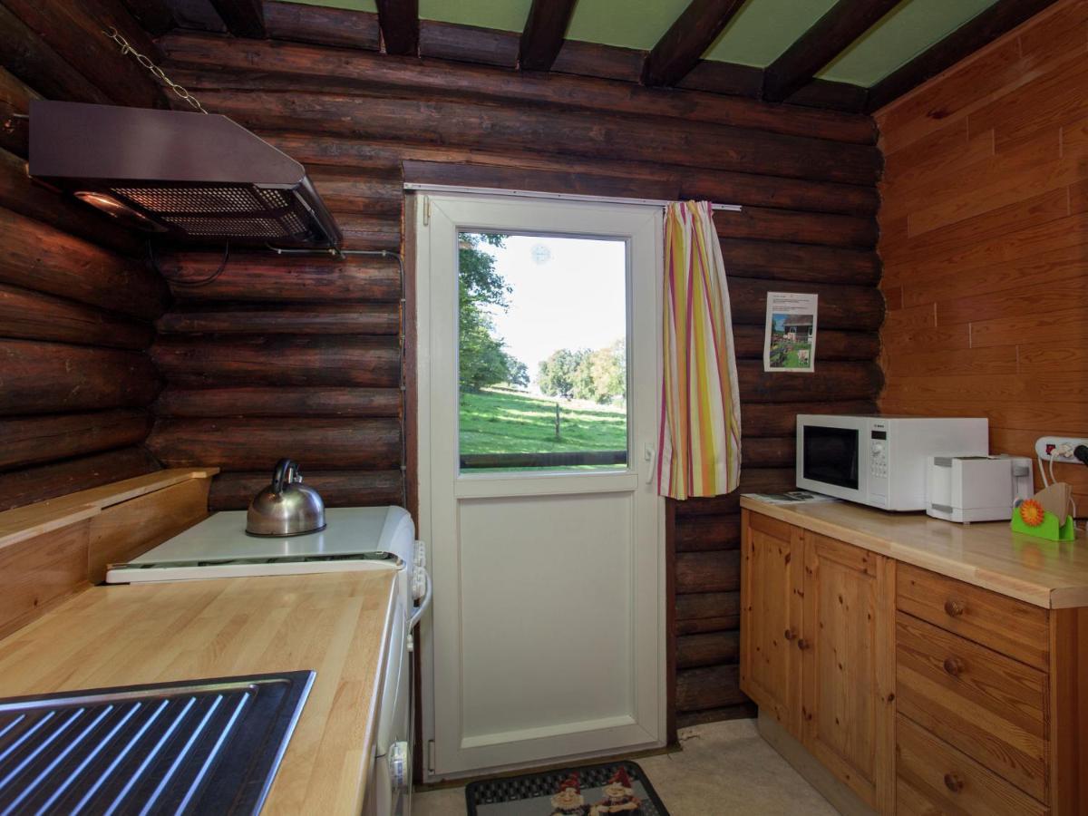 Open Wooden Chalet Built Against A Hill Francorchamps Dış mekan fotoğraf