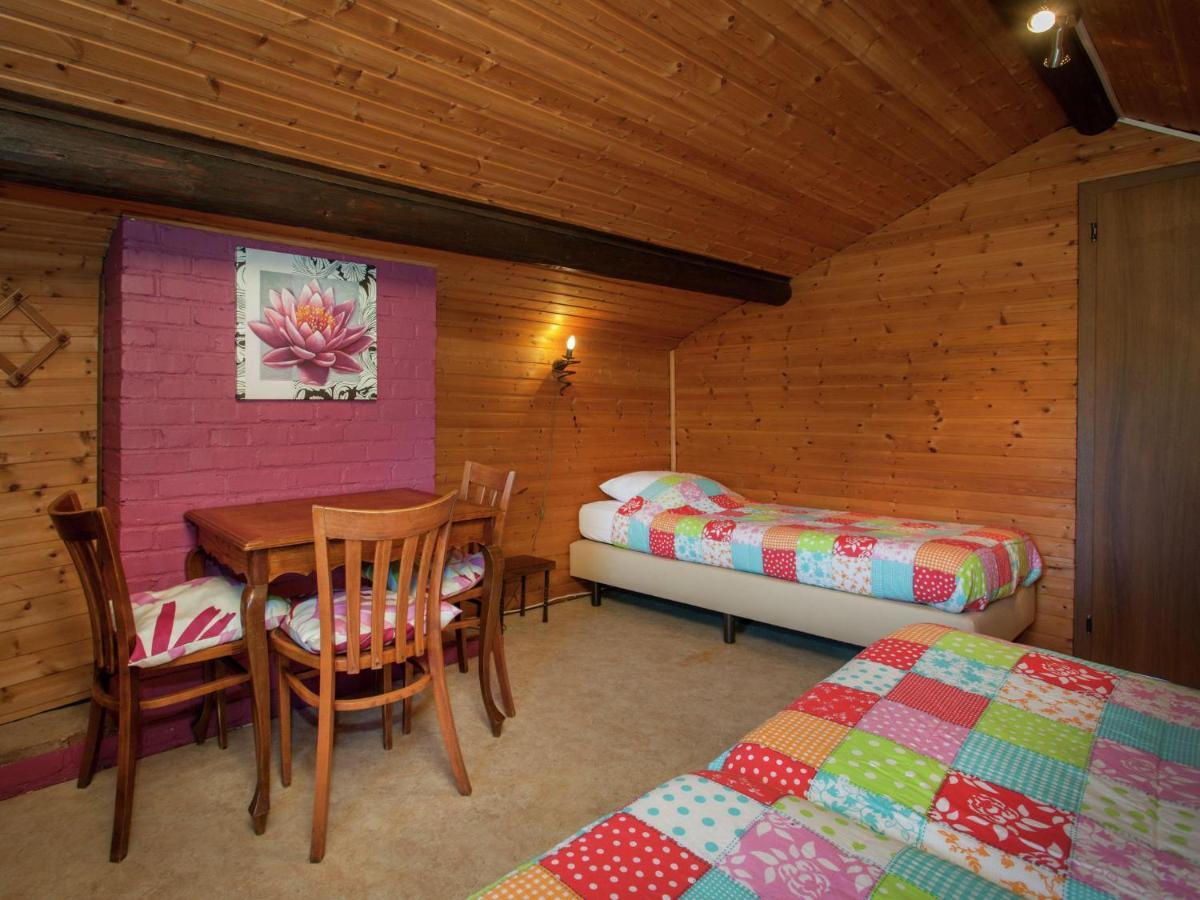Open Wooden Chalet Built Against A Hill Francorchamps Dış mekan fotoğraf